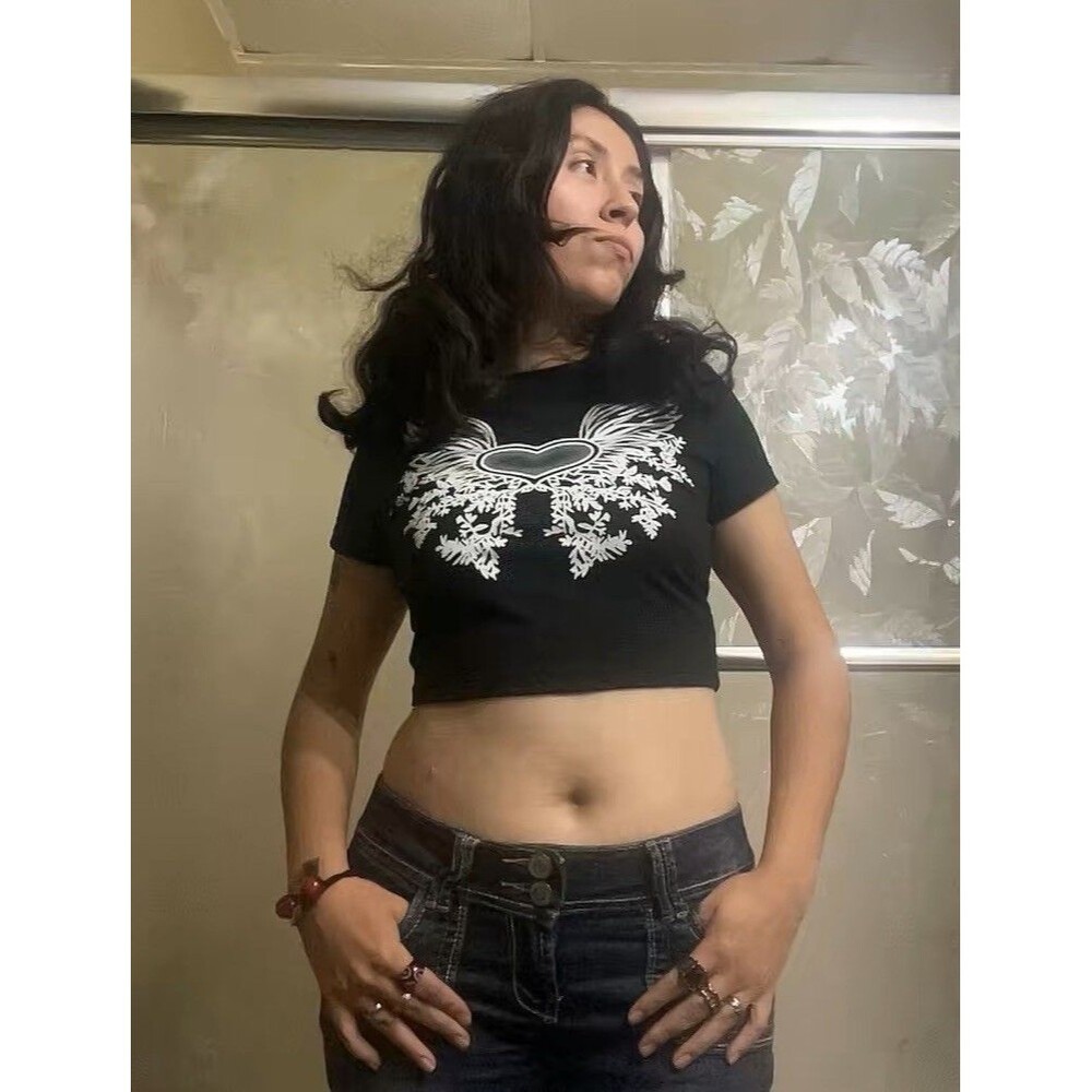 Women's Black Heart Wings Graphic Short Sleeve cropped T-Shirt Size S
